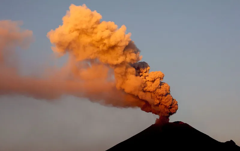 volcan-popocatepetl-fumarola