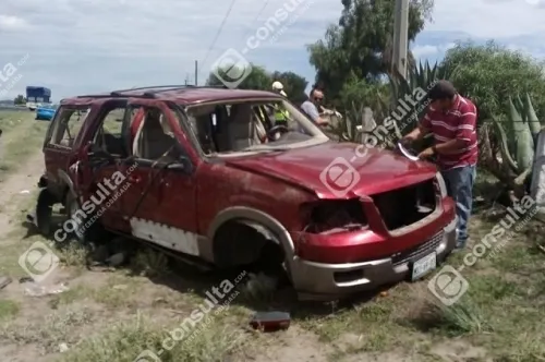 Dos muertos y cuatro heridos,  saldo de volcadura en la Puebla-Orizaba