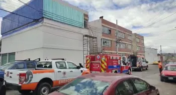 VIDEO Pintor se electrocuta en Puebla