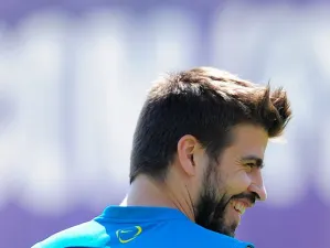 Gerard Piqué firma prórroga de contrato con Barcelona hasta 2019