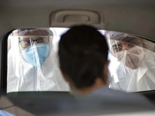 Acusan a gobierno de Brasil de ‘invisibilizar’ muertos por covid-19