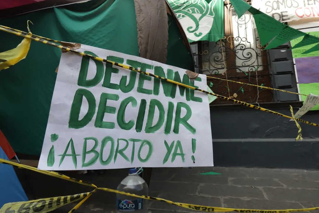 Emitirán el 8M convocatoria para el Parlamento Abierto y discutir el aborto en Puebla
