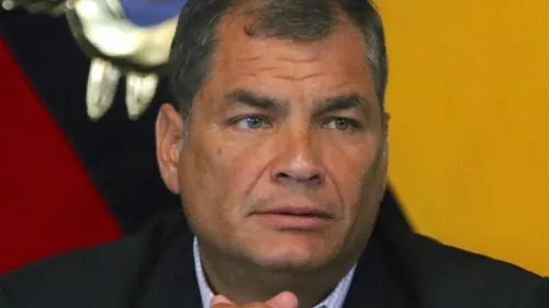 El ex presidente Rafael Correa fue sentenciado a ocho años de prisión por corrupción