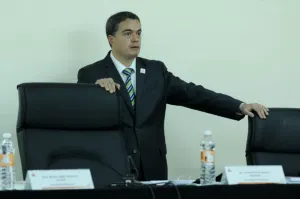IEE y el Congreso desaparecen los documentos de Armando Guerrero