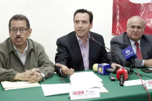 Pablo Fernández seguirá al frente del PRI