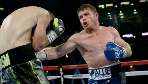 VIDEO: Canelo se impone a Smith y obtiene cinturón Superwelter