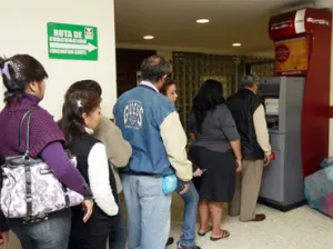 Este miércoles, último día hábil con bancos abiertos