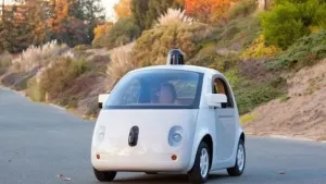 Vehículo autónomo de Google provoca choque contra autobús