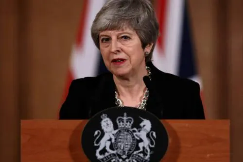 Theresa May quiere que Reino Unido abandone la UE el 22 de mayo