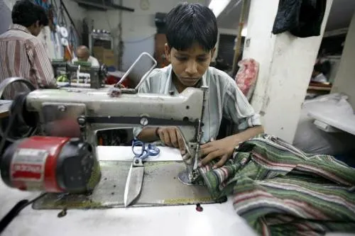 Más de tres millones de niños y adolescentes son empleados por diversas empresas