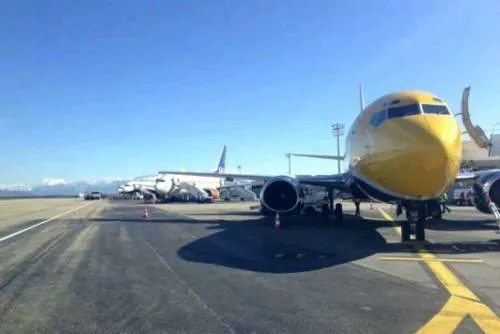 Evacúan a 150 pasajeros de avión en Francia por riesgo de cólera