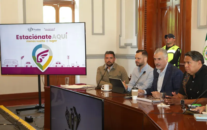 Presenta Ayuntamiento de Puebla el programa" Estaciónate Aquí #MenosVuelta+Lugar"
