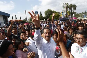 Encabeza Alfonso Esparza Fiesta Mexicana BUAP