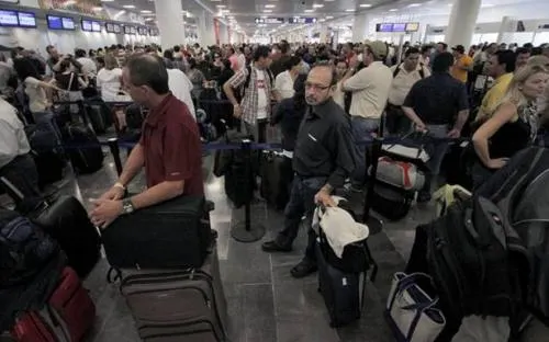 Volaris cancela vuelos por huracán Harvey