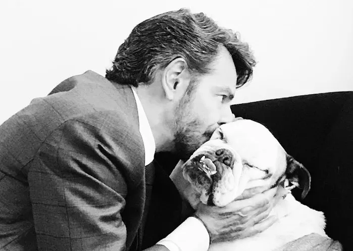 Eugenio Derbez lamenta la pérdida de su perrita Fiona
