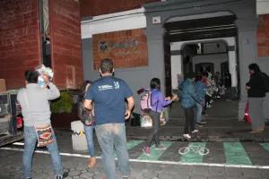 Ayuntamiento envía segunda entrega de víveres a Guerrero y Veracruz