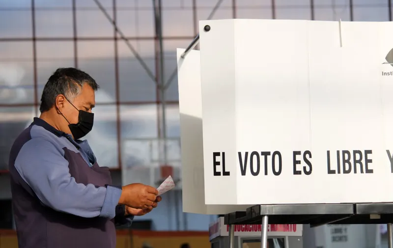 Destapes sin respeto a la ley