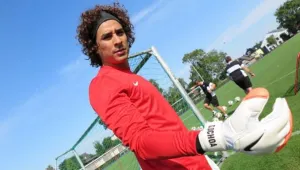 Guillermo Ochoa ya piensa en dejar el Málaga