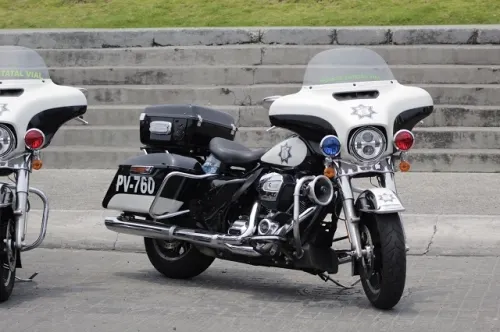 Se impacta moto patrullero de Seguridad Vial del Estado
