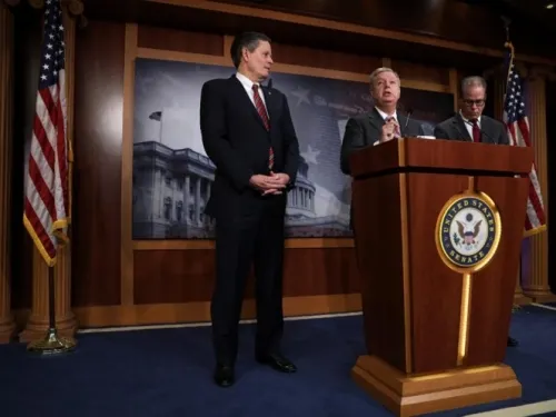 Demócratas presentan pruebas contra Trump en impeachment