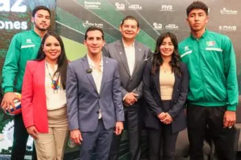 Acompañó Tonantzin Fernández al gobernador Alejandro Armenta en la presentación del Mundial de Vóleibol de Playa Sub-21