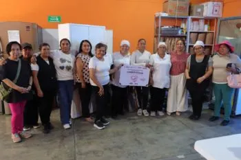 Entregan equipamiento a comedor escolar en Cuautlancingo para beneficiar a 405 estudiantes