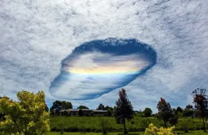 ¿Qué es el extraño agujero que se formó en el cielo de Australia?