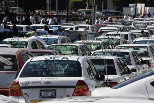 Taxistas exigen eliminación de Uber y Cabify en el país