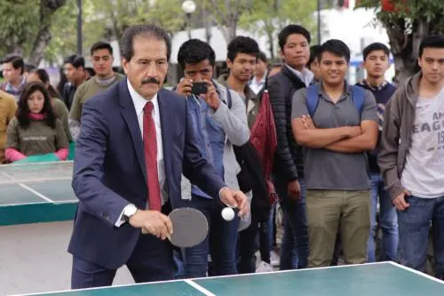 Asegura Esparza Ortiz que defenderá la autonomía de la Universidad