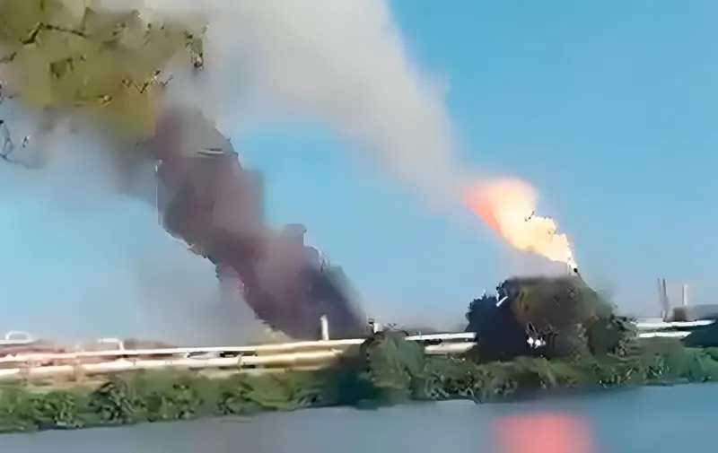 Otra vez llamas y humo en Dos Bocas: Pemex aclara qué ocurrió y marca distancia de la Refinería Olmeca