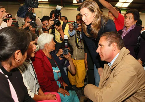 Recorren RMV y Martha Erika Alonso zona afectada por desbordamiento del Atoyac