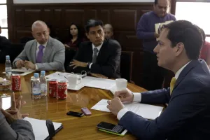Habrá distintivo único para establecimientos comerciales: Juan Pablo Kuri