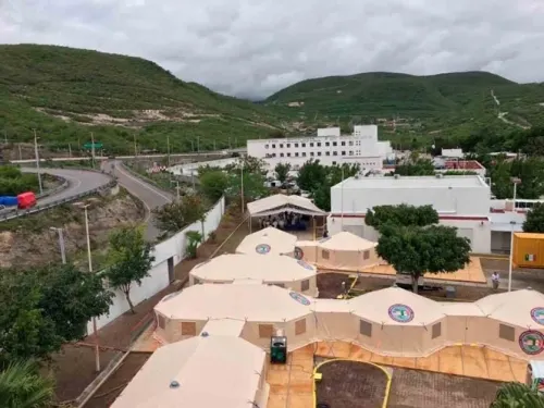 Embajada de EU en México celebra instalación de hospital móvil en Guerrero