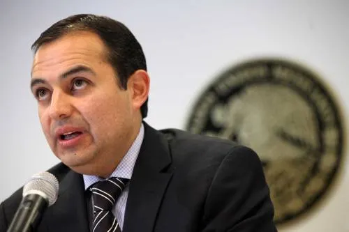 Cordero niega haber sido impuesto por el PRI