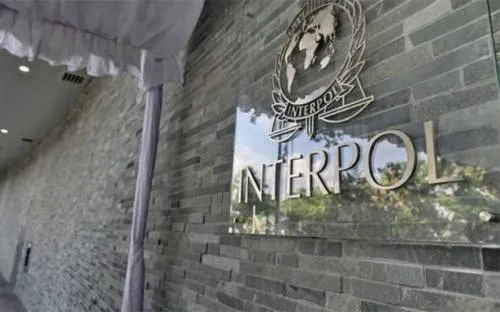 Interpol enfrenta abuso de órdenes de captura internacional