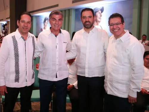 Asiste Tony Gali al Informe del gobernador de Campeche
