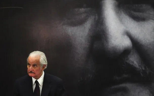 Rinden homenaje póstumo a Carlos Fuentes en Puebla