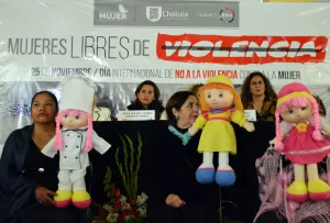 Presentan en San Pedro Cholula libro ?En Busca de la Felicidad?