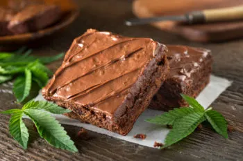 Niñas de 2 y 4 años son hospitalizadas en Tehuacán tras ingerir brownies con marihuana