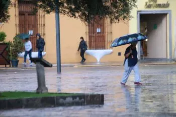 Onda tropical 10 provocará lluvias intensas en 25 estados 