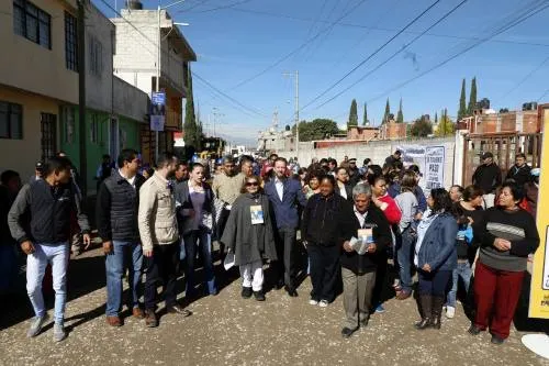 Avanzan los trabajos de pavimentación de vialidades en Ignacio Romero Vargas