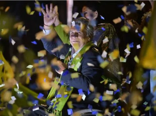 Lenín Moreno aventaja en Ecuador por escaso margen; pedirán recuento de votos