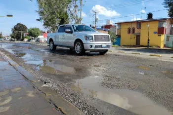 Por falta de recurso no se podrán atender todos los reportes de baches : Vélez Tirado
