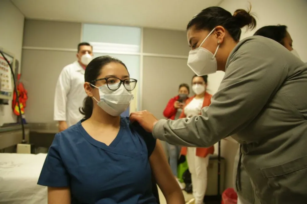 Garantizada, segunda dosis de la vacuna Pfizer para personal de la salud en Puebla