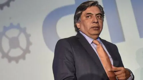 AMLO valorará aumentar edad de jubilación en reforma de pensiones: Esquivel