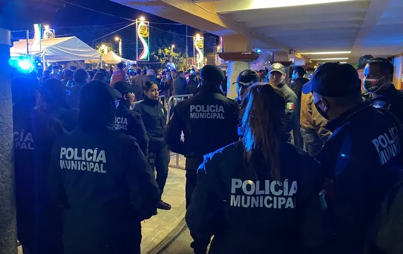 Policía