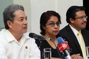 Tribus del PRD cierran filas en Puebla para oponerse a una alianza con el PAN