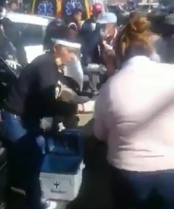 ¡Los buenos son más! Llevan comida a familiares de pacientes de hospital