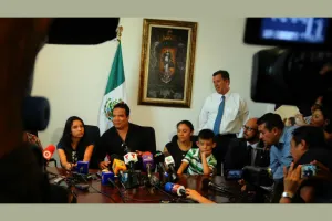 Regresó a México, la niña llevada por error a EU