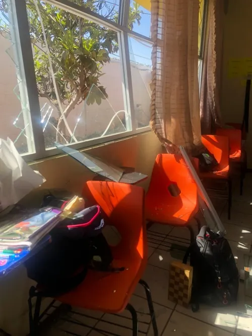 Evacúan y suspenden clases en tres escuelas aledañas a explosión en San Hipólito
